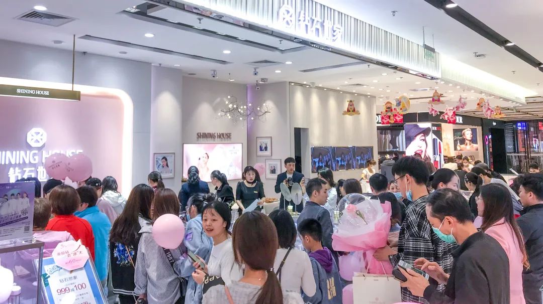 入局新零售、私域月銷400萬，60%線上成交只靠1個爆品！